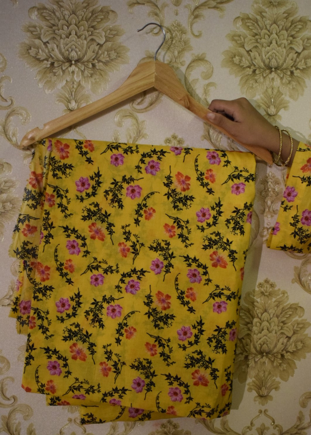 Unstitched Printed Lawn 2 Piece (Shirt/Trouser)