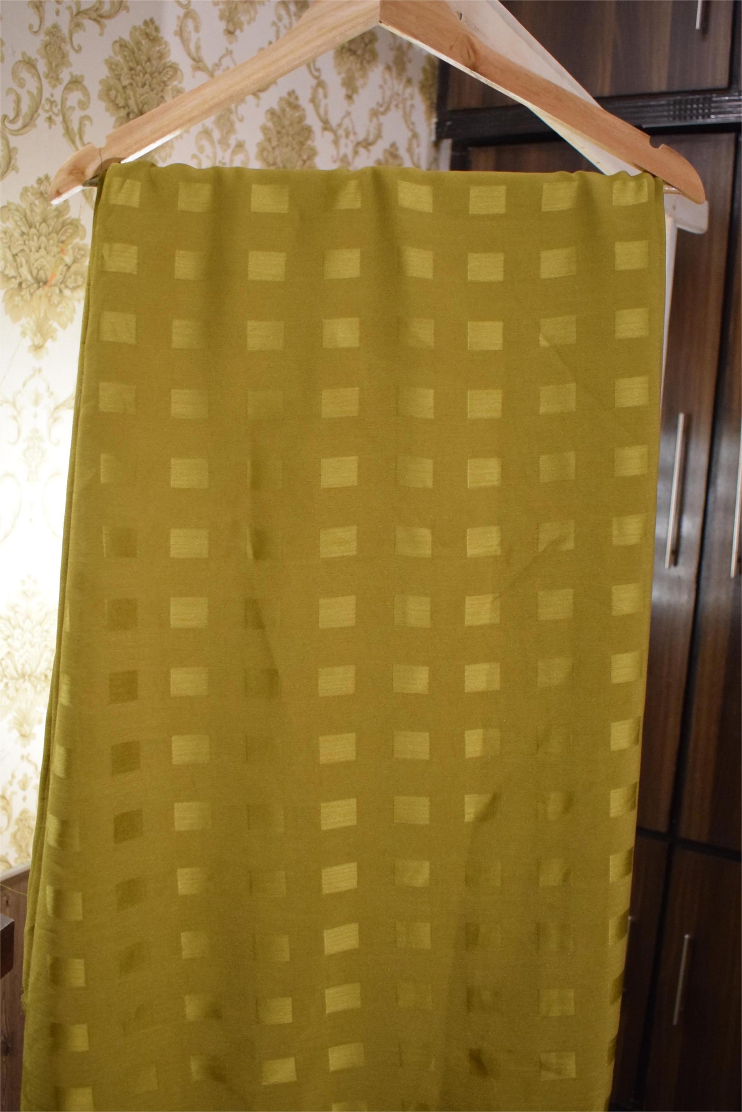 Unstitched 2pc Silk Jacquard (Shirt/Trouser)