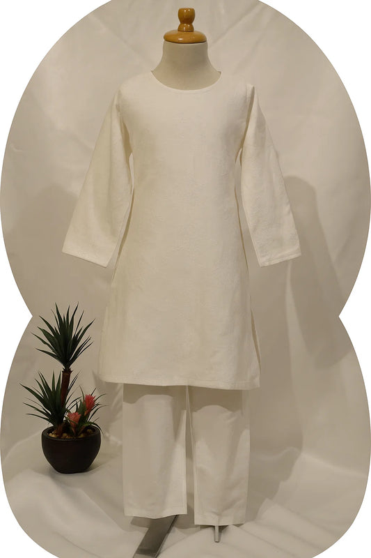 Unstitched Lawn 2pc (Shirt/Trouser)